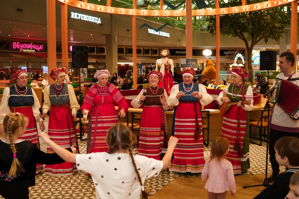 Правообладатель: ТРК «Лето».