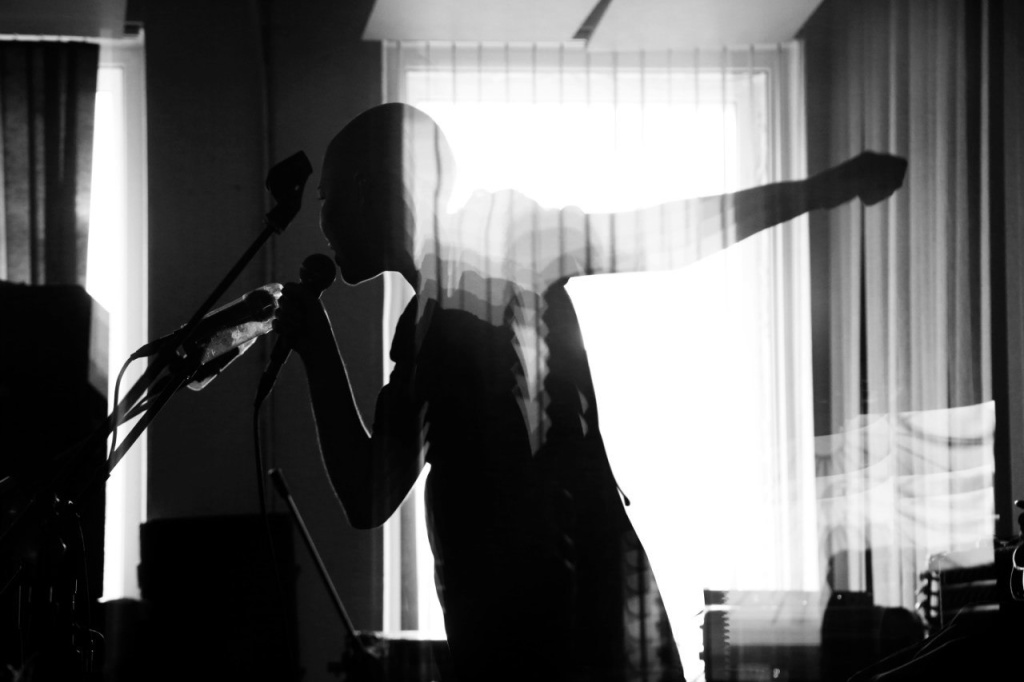 Алёна Романова. Правообладатель: vk.com/alenafolkrock. u5IwnZABpR84zGXp6CyU-gAAmJZa7UCnLO-wfoQ4A_IWCp9TgCK28N6e4sK-53ytlLDXTvgf.jpg
