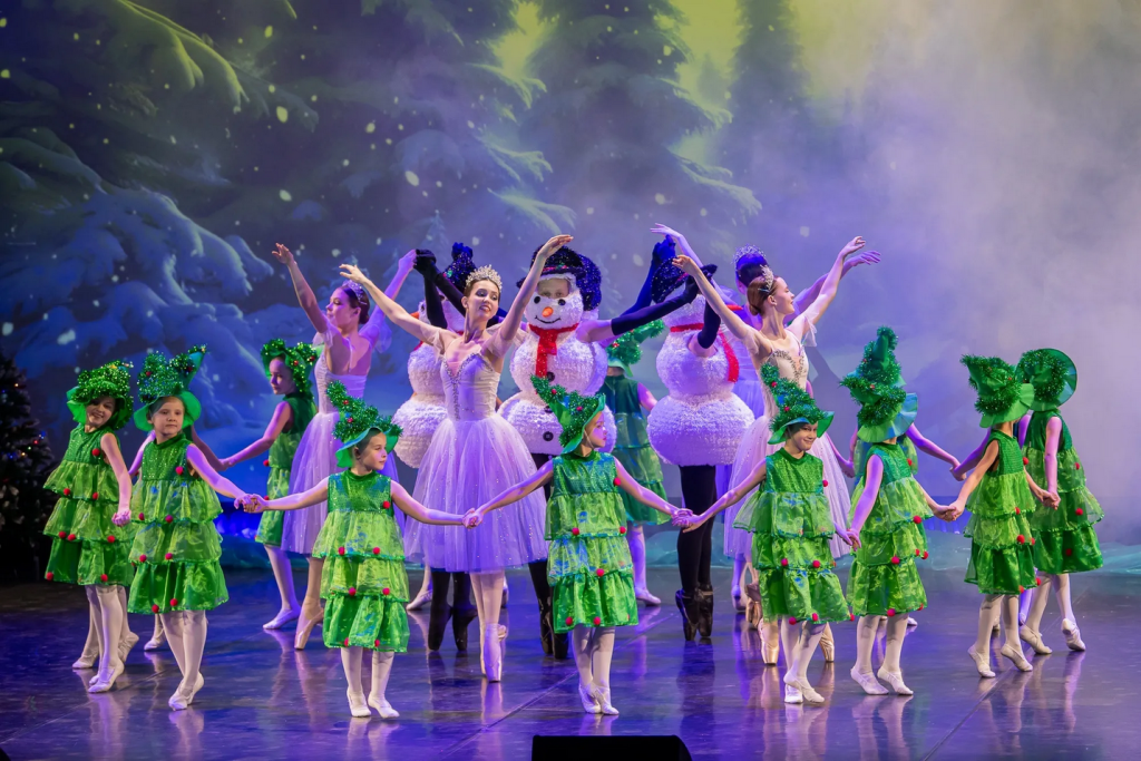 Правообладатель: НК «Творческое содружество «Маэстро».