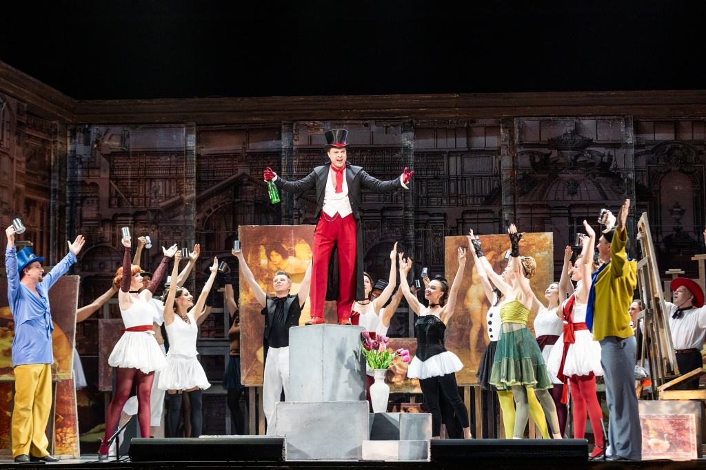 Правообладатель: театр музыкальной комедии.