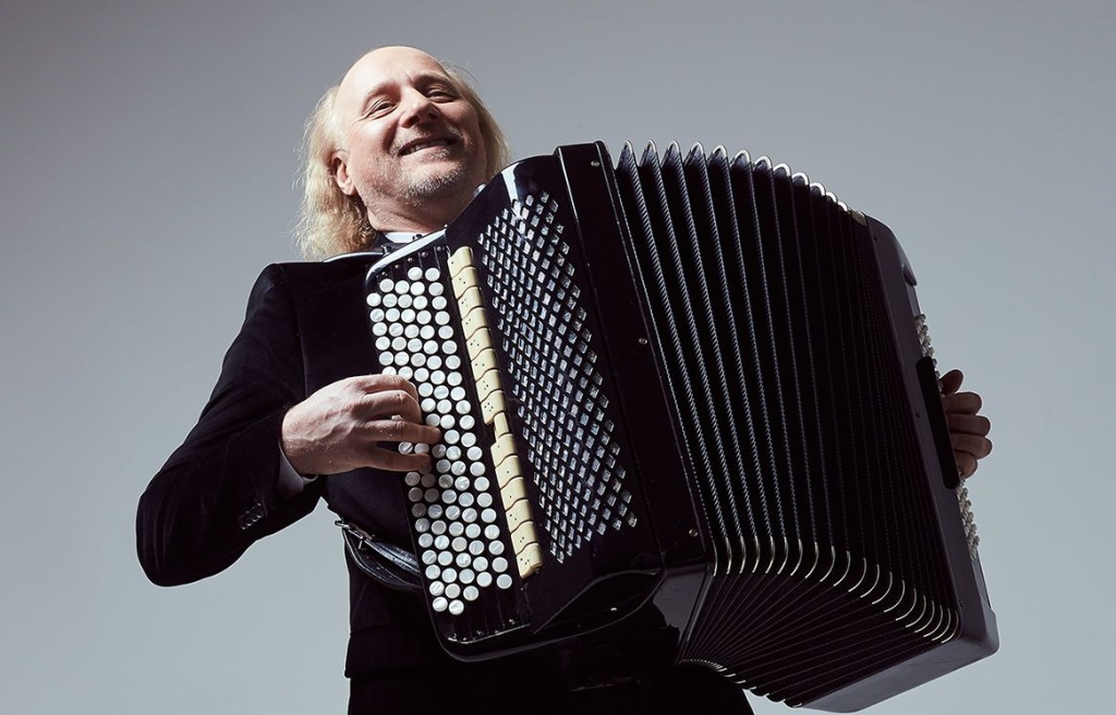 Андрей Смирнов, баян. Правообладатель: philharmonia.spb.ru. 5e21b76c306fe.jpg