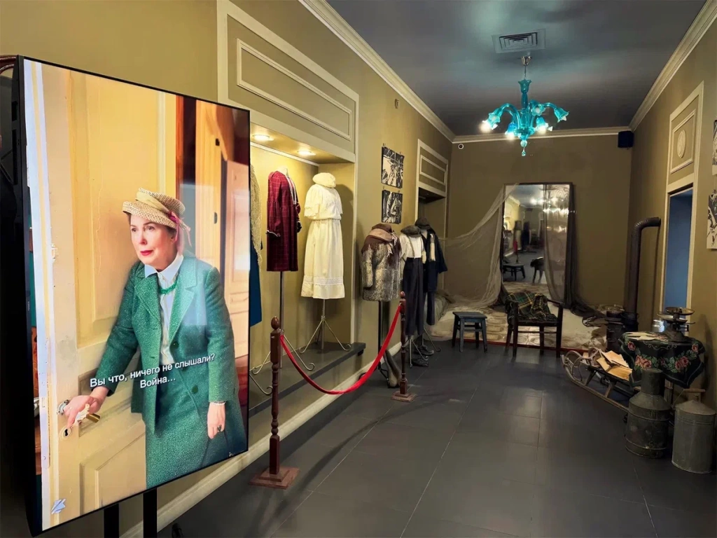 Сегодня на киностудии «Ленфильм» начала работу выставка, посвящённая вертикальному сериалу «Осталась одна Таня».