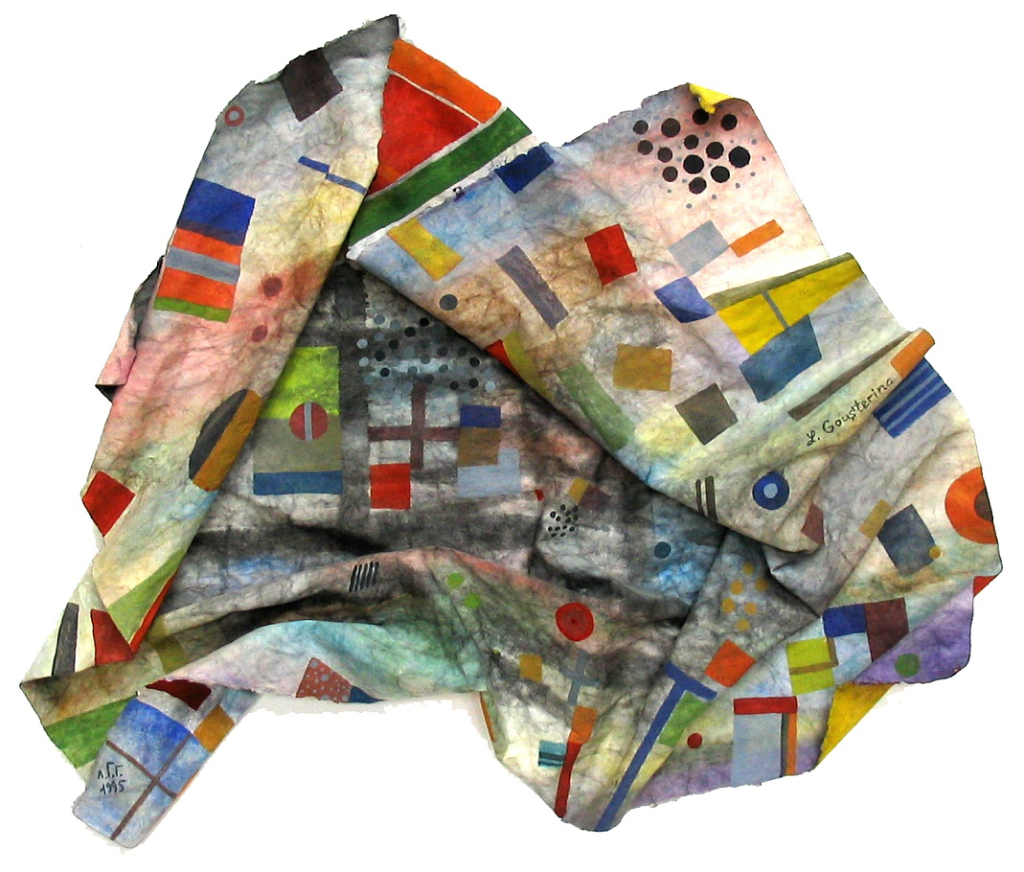 Лариса Густерина «Композиция» (1995 г.). / Фото: mispxx-xxi.ru. Screenshot 2026-04-01 at 14-35-31 6. Густерина. Композиция. 1995. Бумага жатая акварель. 52х60х6.jpg (изображение «JPEG» 1253 × 1067 пикселей).png