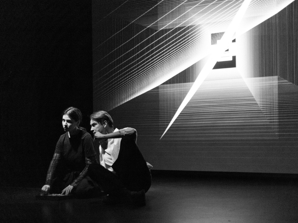 Правообладатели: Полина Назарова, Егор Шмитов / Александринский театр.