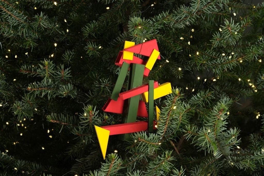 Алиса Мануйленко — «Архитектурная елка».