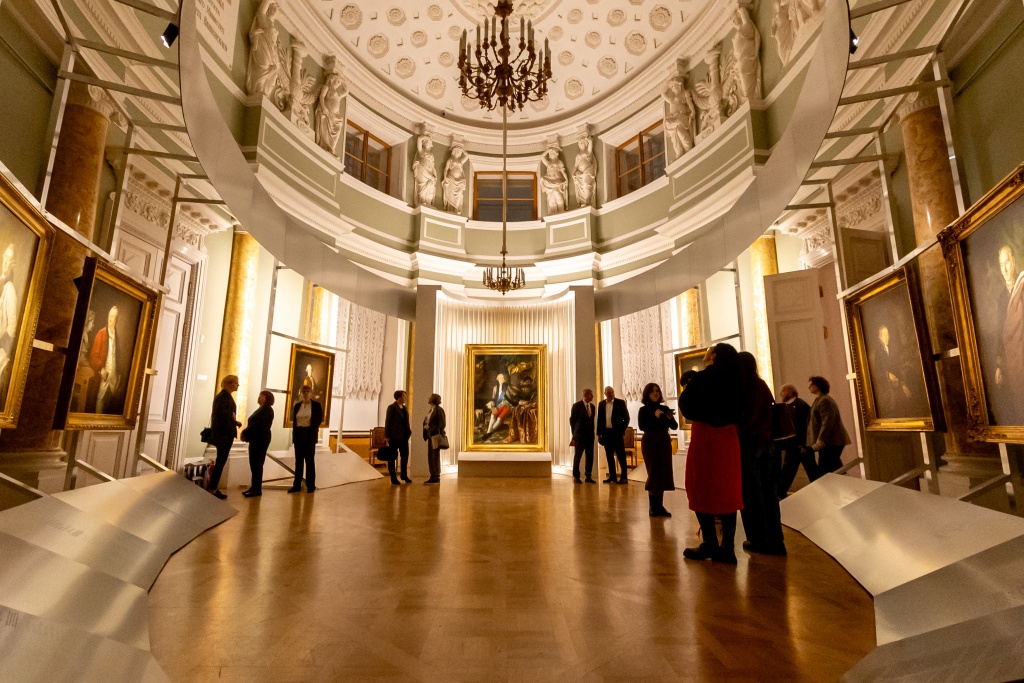 «В зеркале судьбы. Русский исторический портрет». «В зеркале судьбы. Русский исторический портрет».