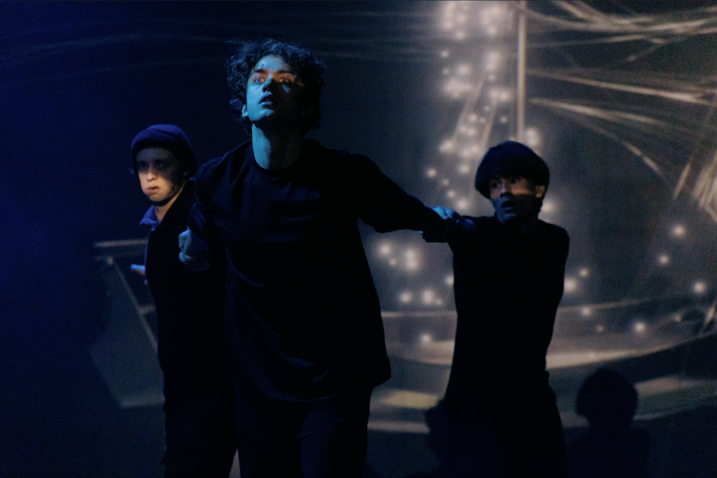 Правообладатели: Полина Назарова, Егор Шмитов / Александринский театр.